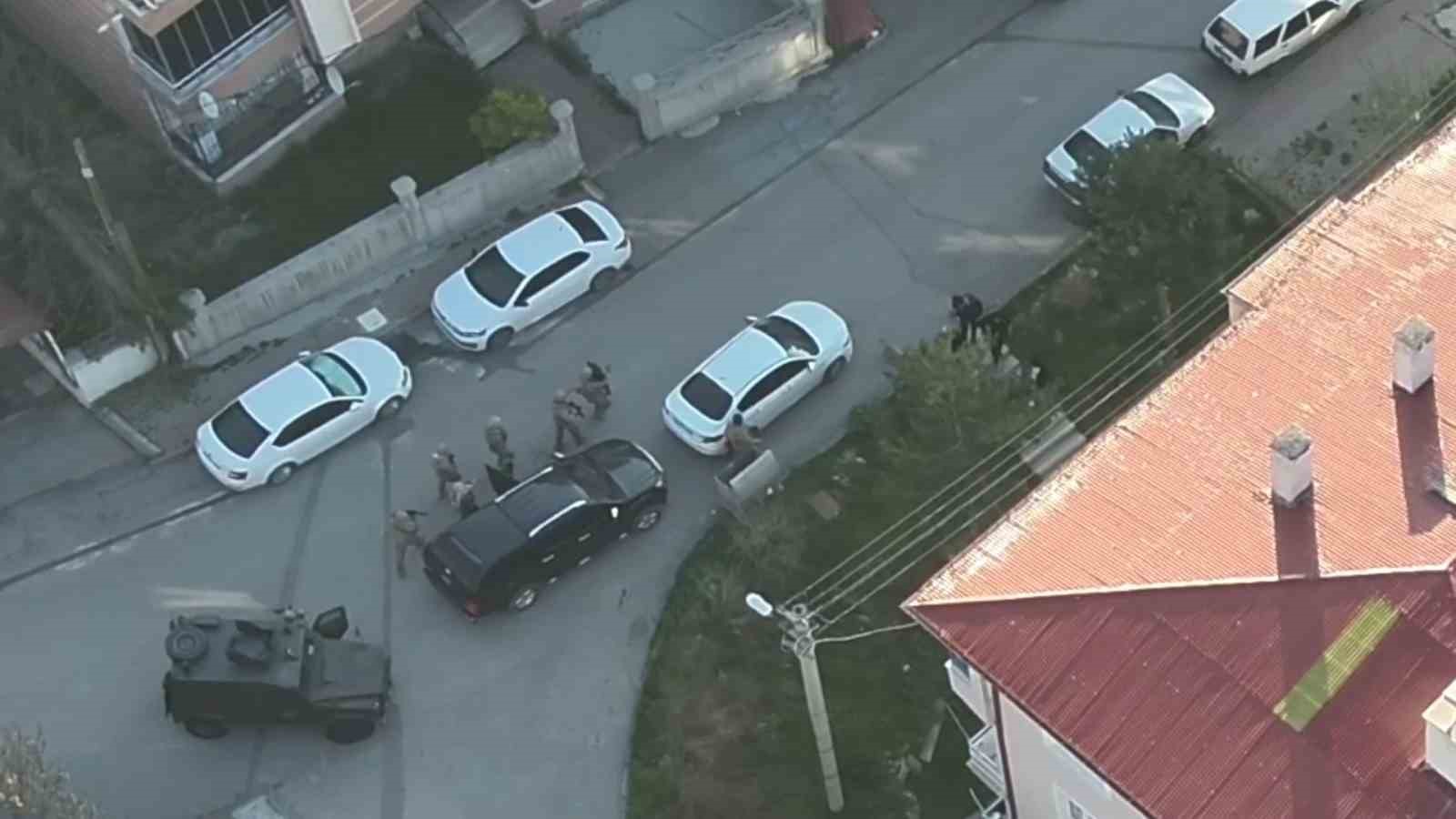 Siber suç makineleri 50’den fazla dosyadan aranıyordu, Sivas’ta yakalandılar
