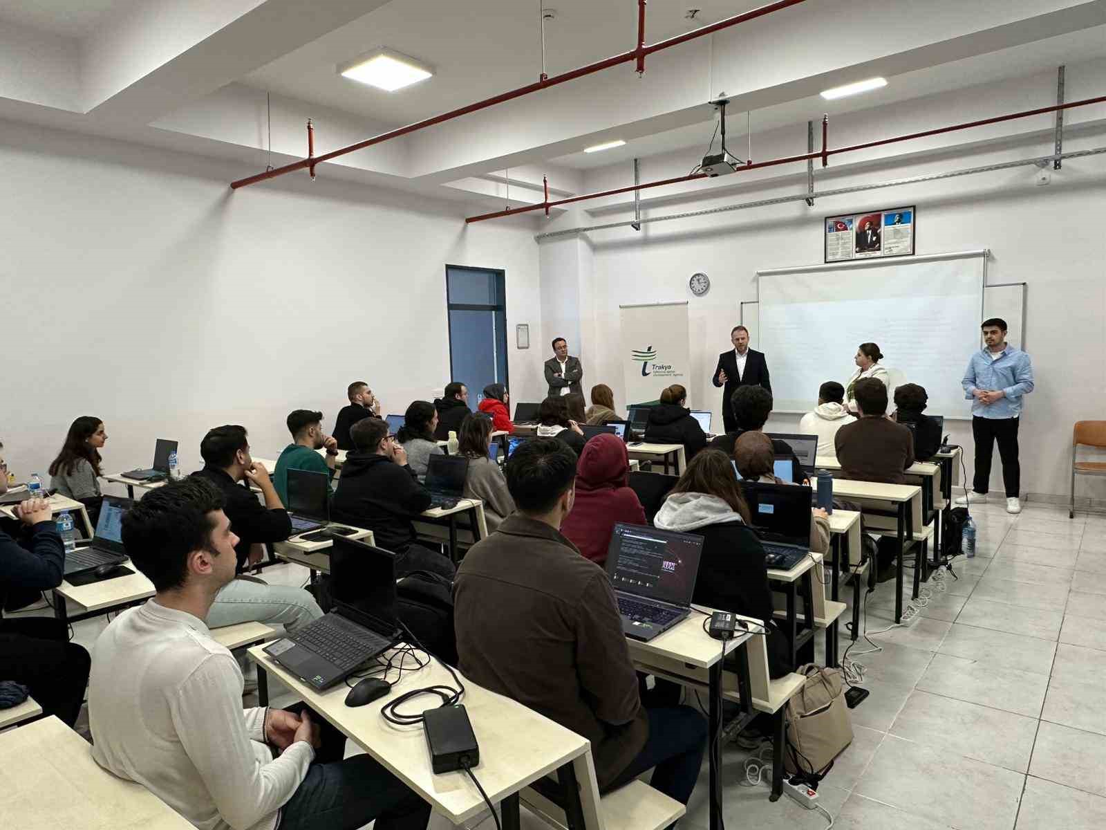 "Siber Vatan Programı 2026" eğitimi düzenlendi
"Siber Vatan Programı 2026" eğitimi düzenlendi