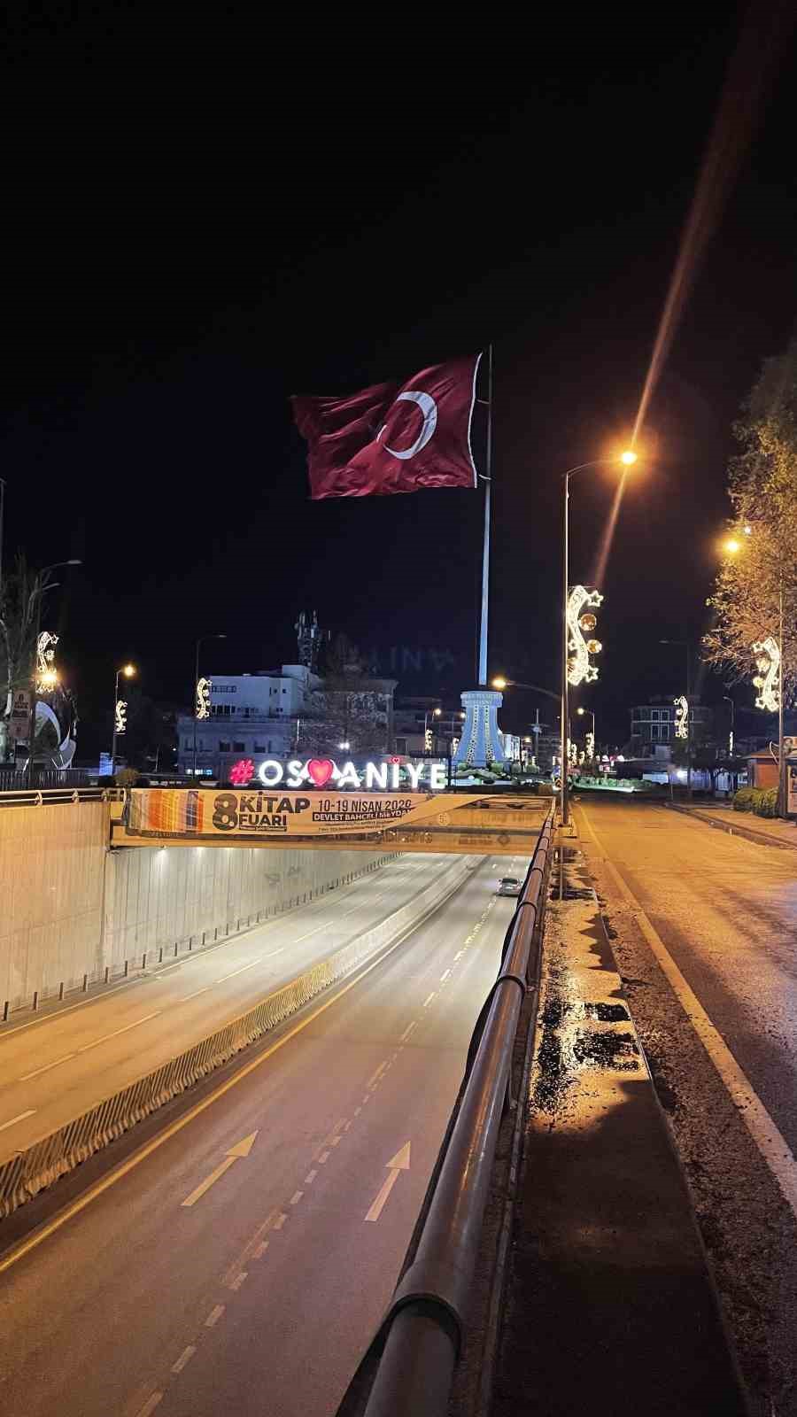 Şiddetli fırtına Osmaniye’yi vurdu: Güneş enerjileri yerinden söktü
