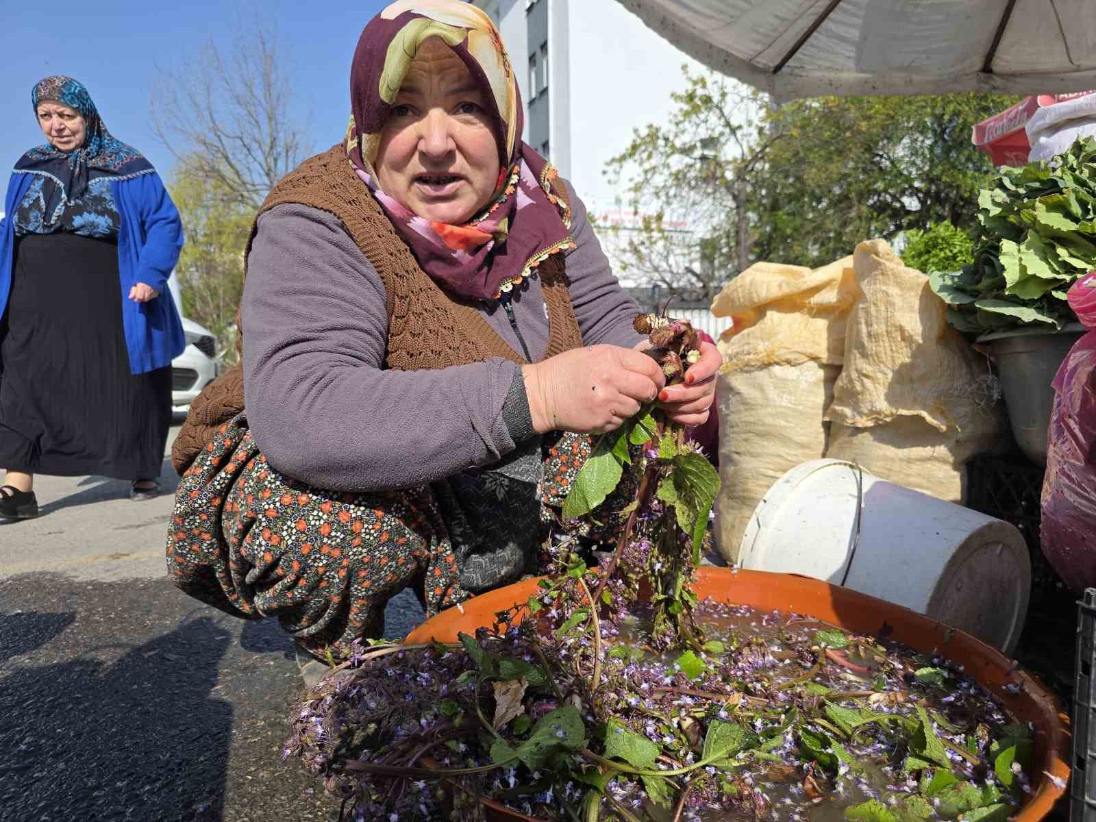 Şifa dağıtan kaldirik otu tezgahlardaki yerini aldı

