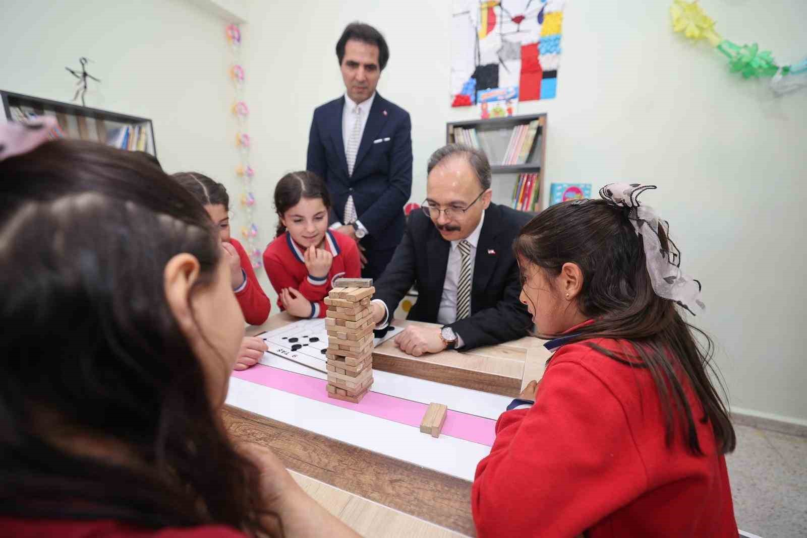 Sıfır Atık Kütüphaneleri Siirt’te hizmete açıldı
