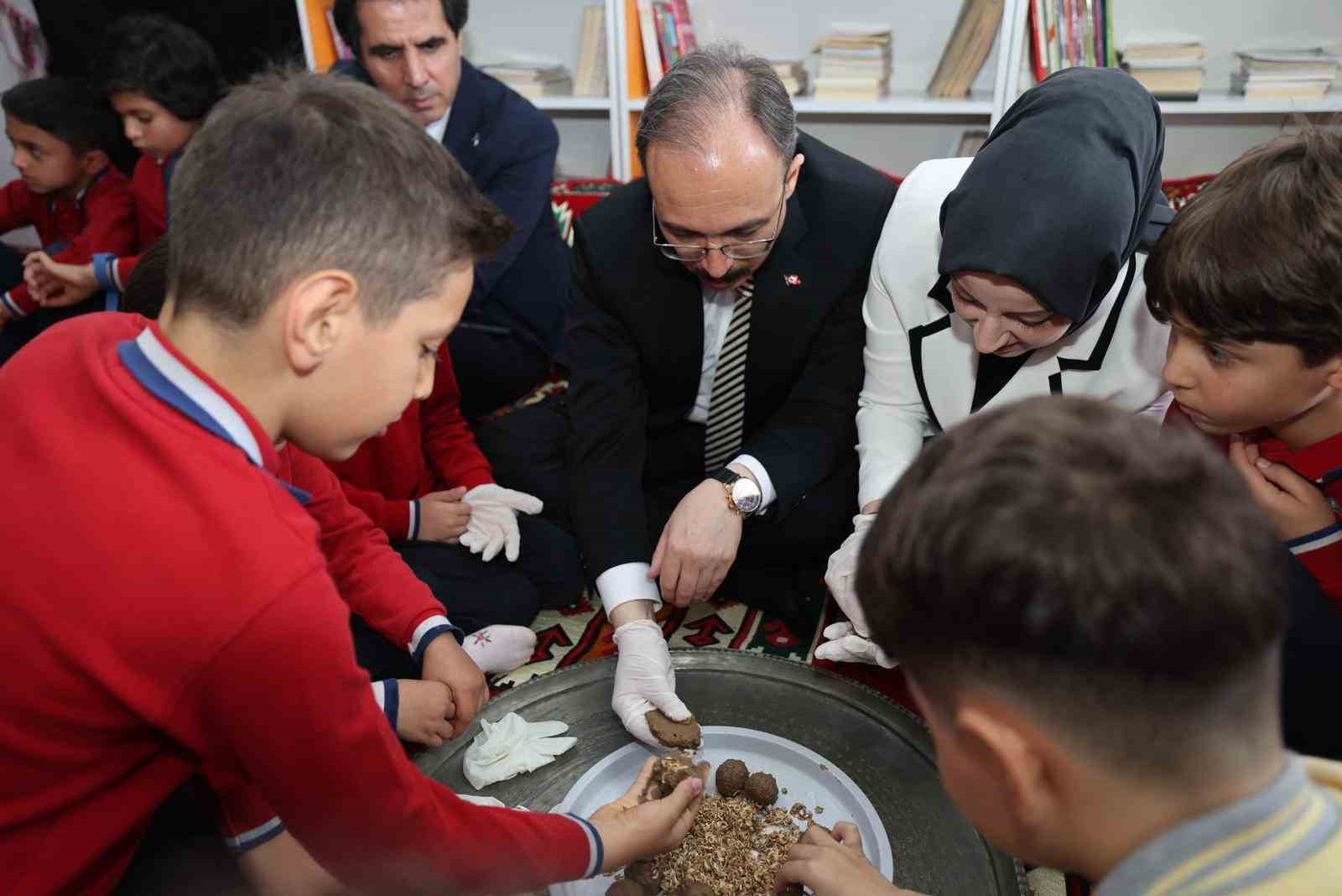Sıfır Atık Kütüphaneleri Siirt’te hizmete açıldı
