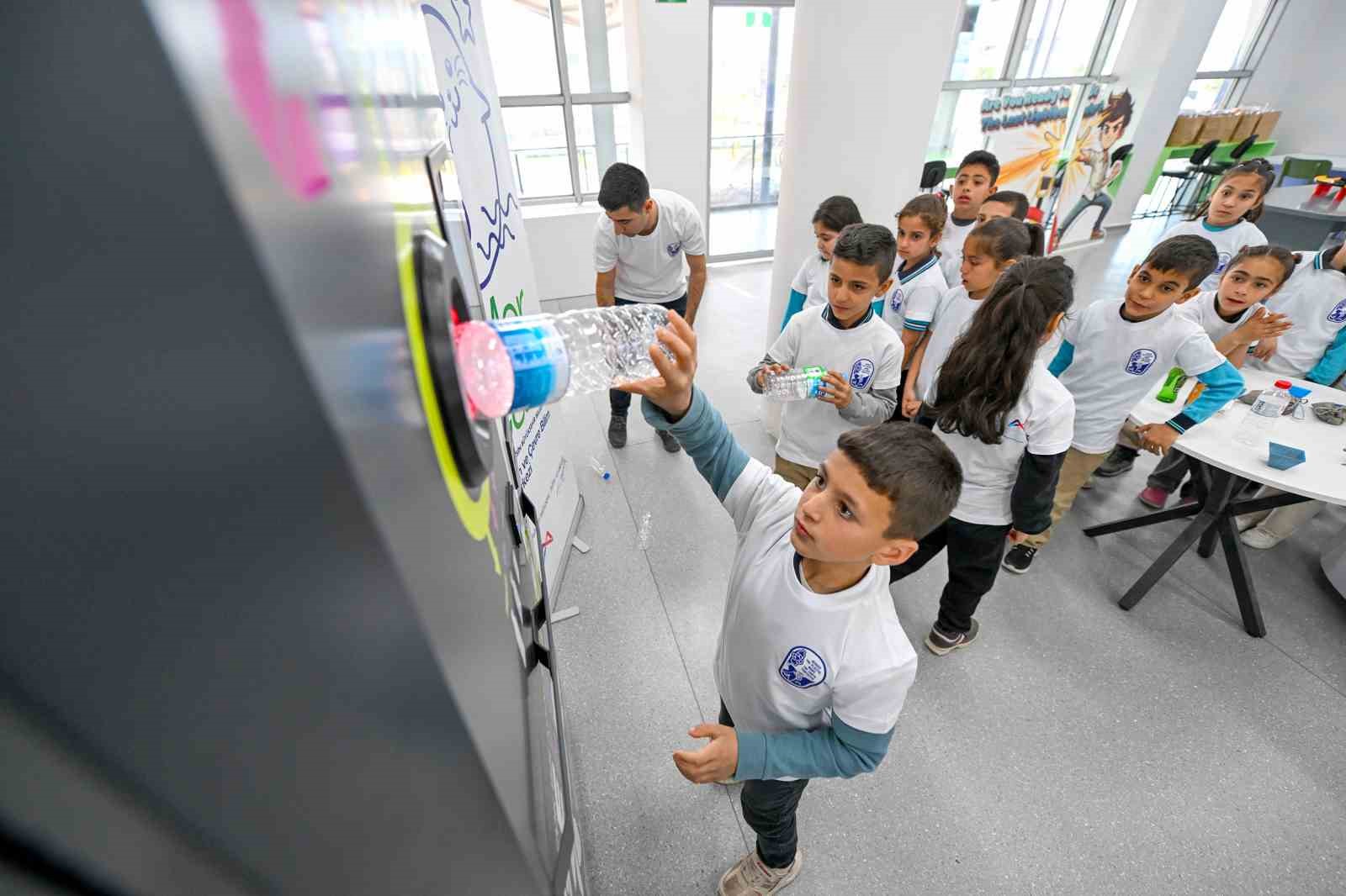 Sıfır atık projeleriyle çevre dostu Mersin hedefi
Sıfır atık projeleriyle çevre dostu Mersin hedefi