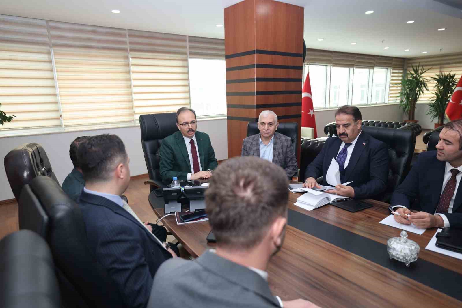 Siirt Kent Meydanı yenileniyor
