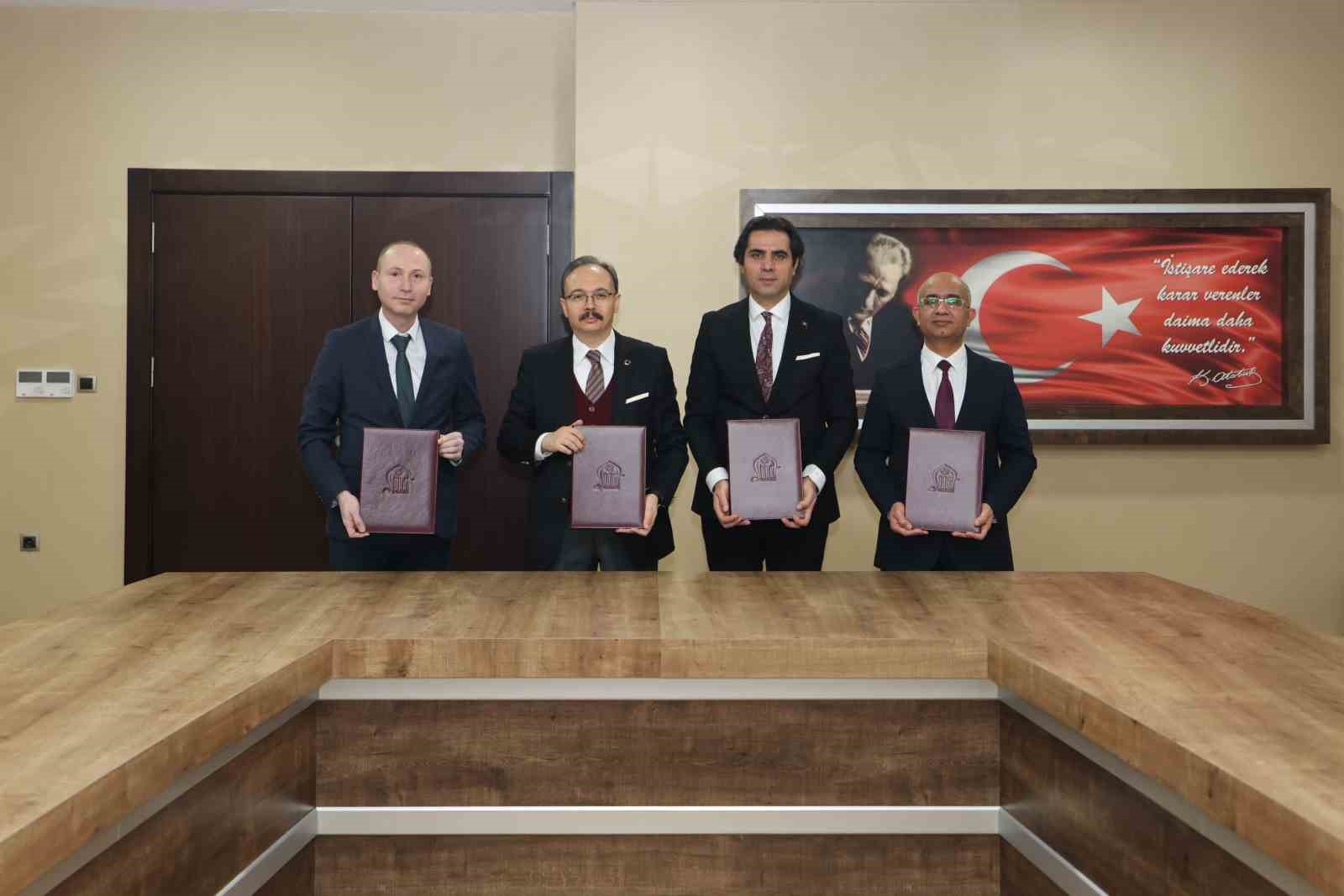 Siirt’e 2,5 milyon lira hibeli sosyal kalkınma projesi imzalandı
Siirt’e 2,5 milyon lira hibeli sosyal kalkınma projesi imzalandı