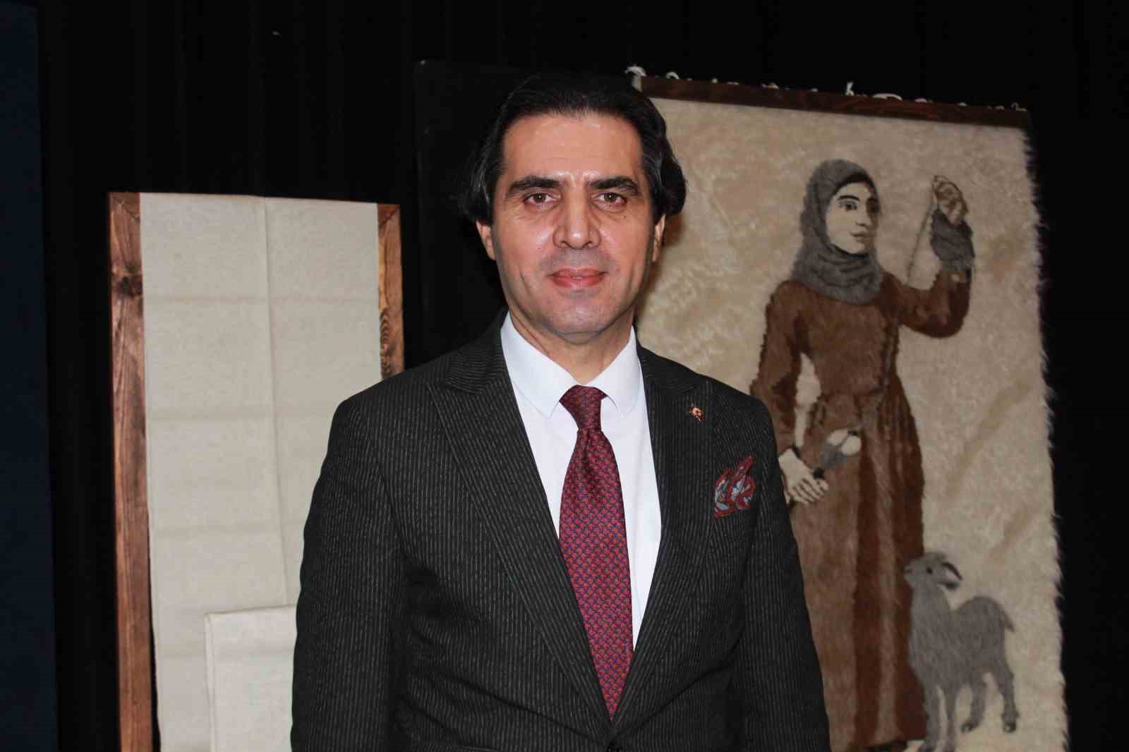 Siirt’e yeni atanan öğretmenlere sıra gecesi düzenlendi
Siirt’e yeni atanan öğretmenlere sıra gecesi düzenlendi