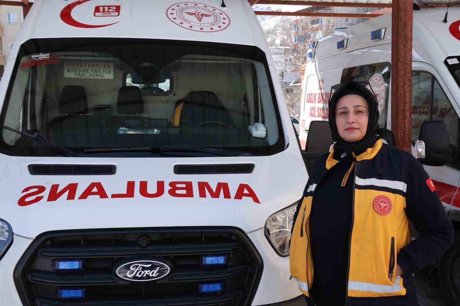 Siirt’in tek kadın ambulans şoförü zorlu coğrafyada hayat kurtarıyor

