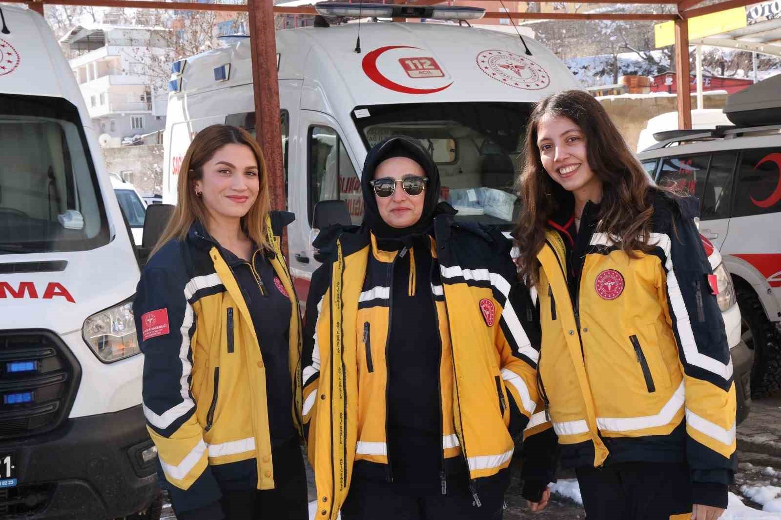 Siirt’in tek kadın ambulans şoförü zorlu coğrafyada hayat kurtarıyor
