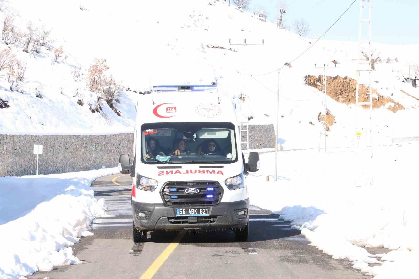 Siirt’in tek kadın ambulans şoförü zorlu coğrafyada hayat kurtarıyor
