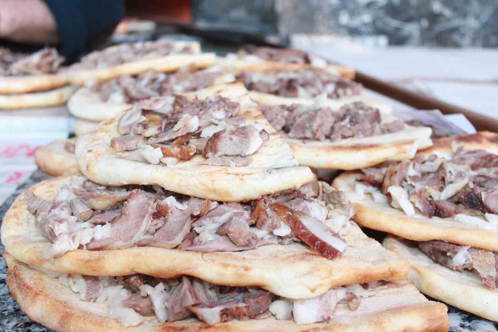 Siirt’in tescilli lezzeti büryan kebabı iftar sofrasının vazgeçilmezi oluyor
