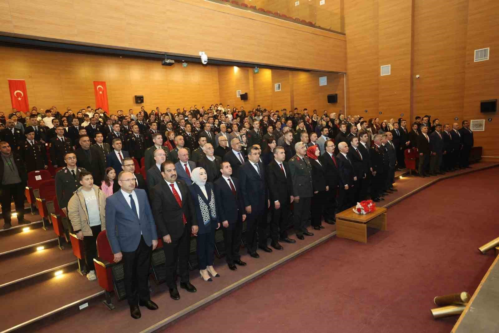 Siirt’te 18 Mart Şehitleri Anma Günü kutlandı
