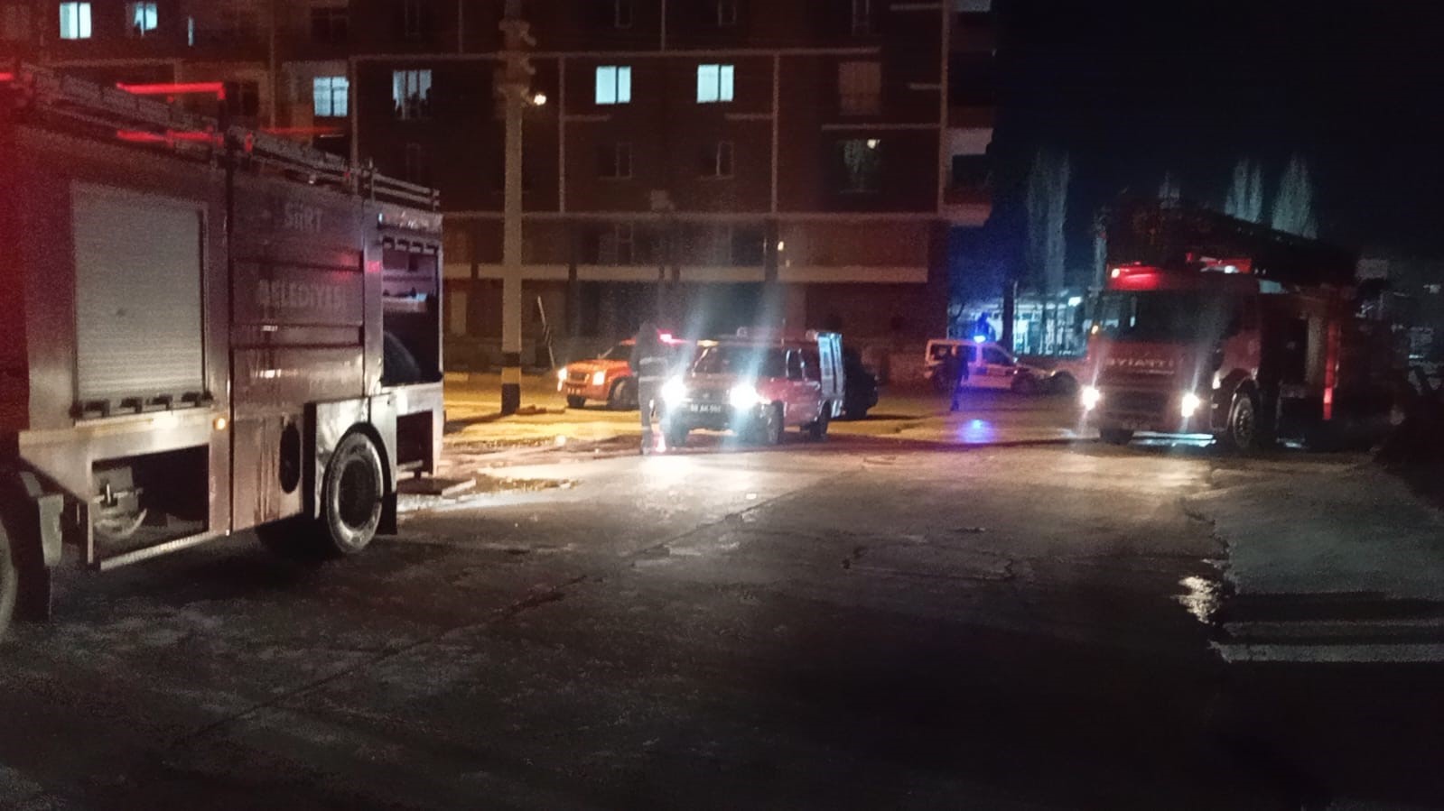 Siirt’te akaryakıt istasyonunda çıkan yangında faciadan dönüldü
