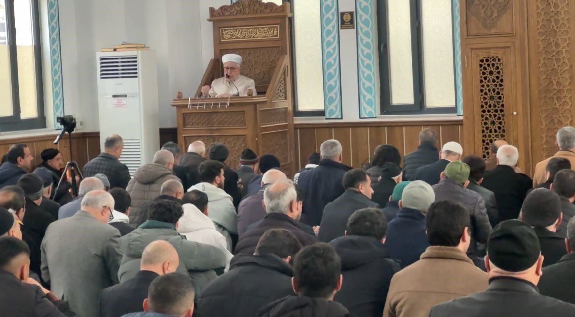 Siirt’te depremde hayatını kaybedenler için mevlit okutuldu
