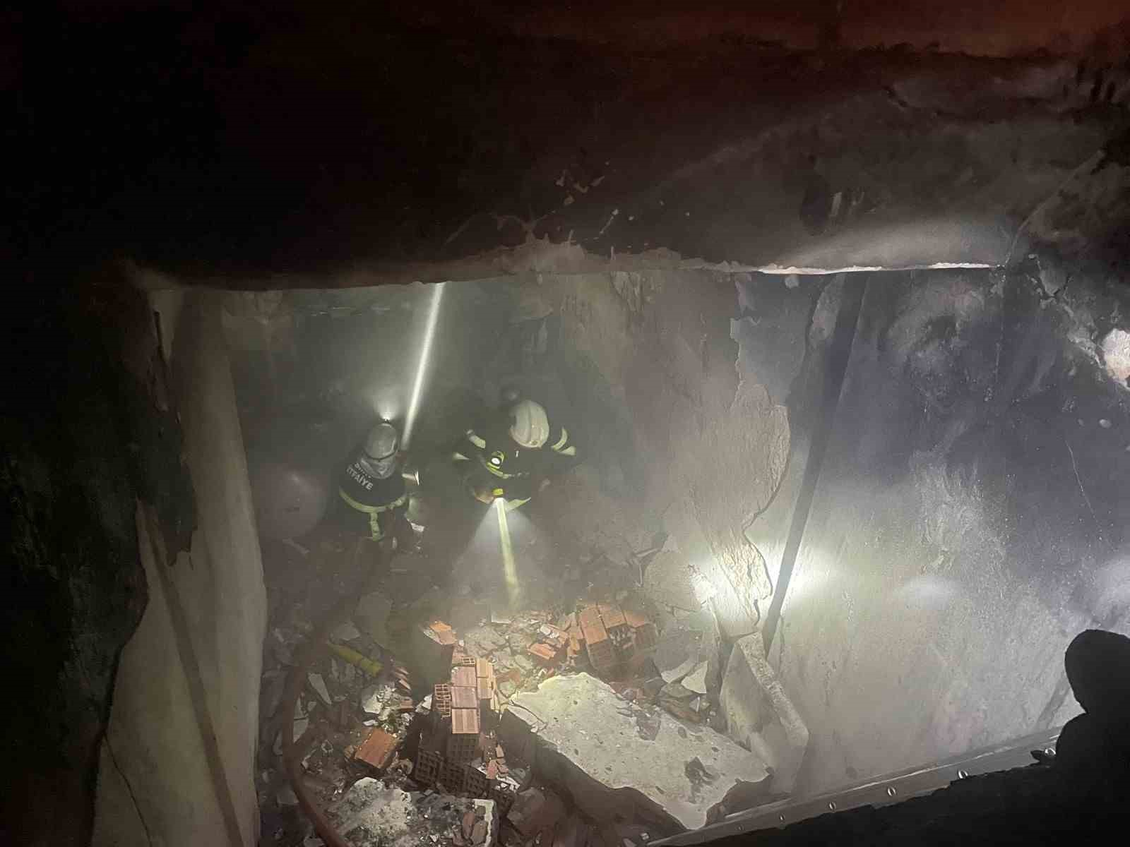 Siirt’te eski üniversite yerleşkesinde yangın
