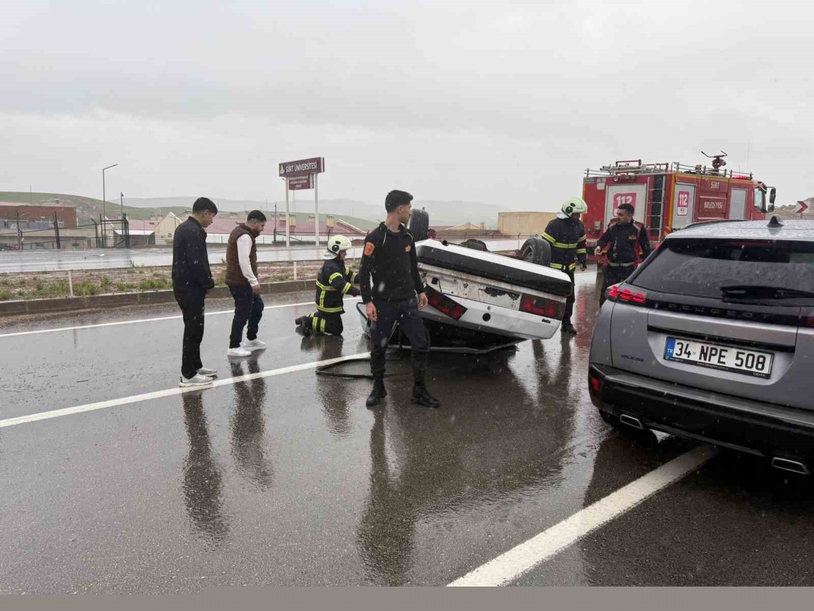 Siirt’te iki otomobil çarpıştı: 2 yaralı
