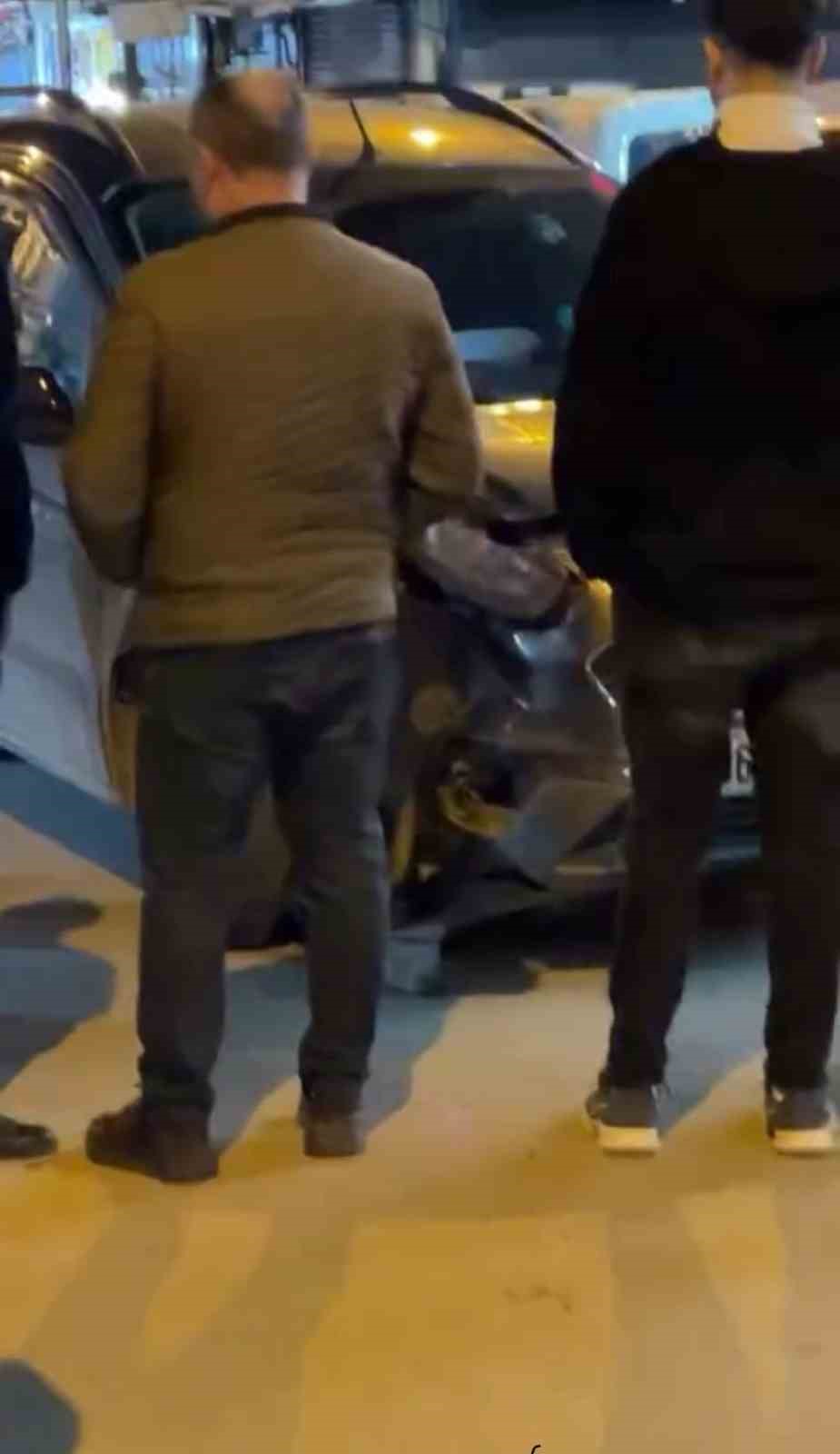 Siirt’te iki otomobil kafa kafaya çarpıştı
