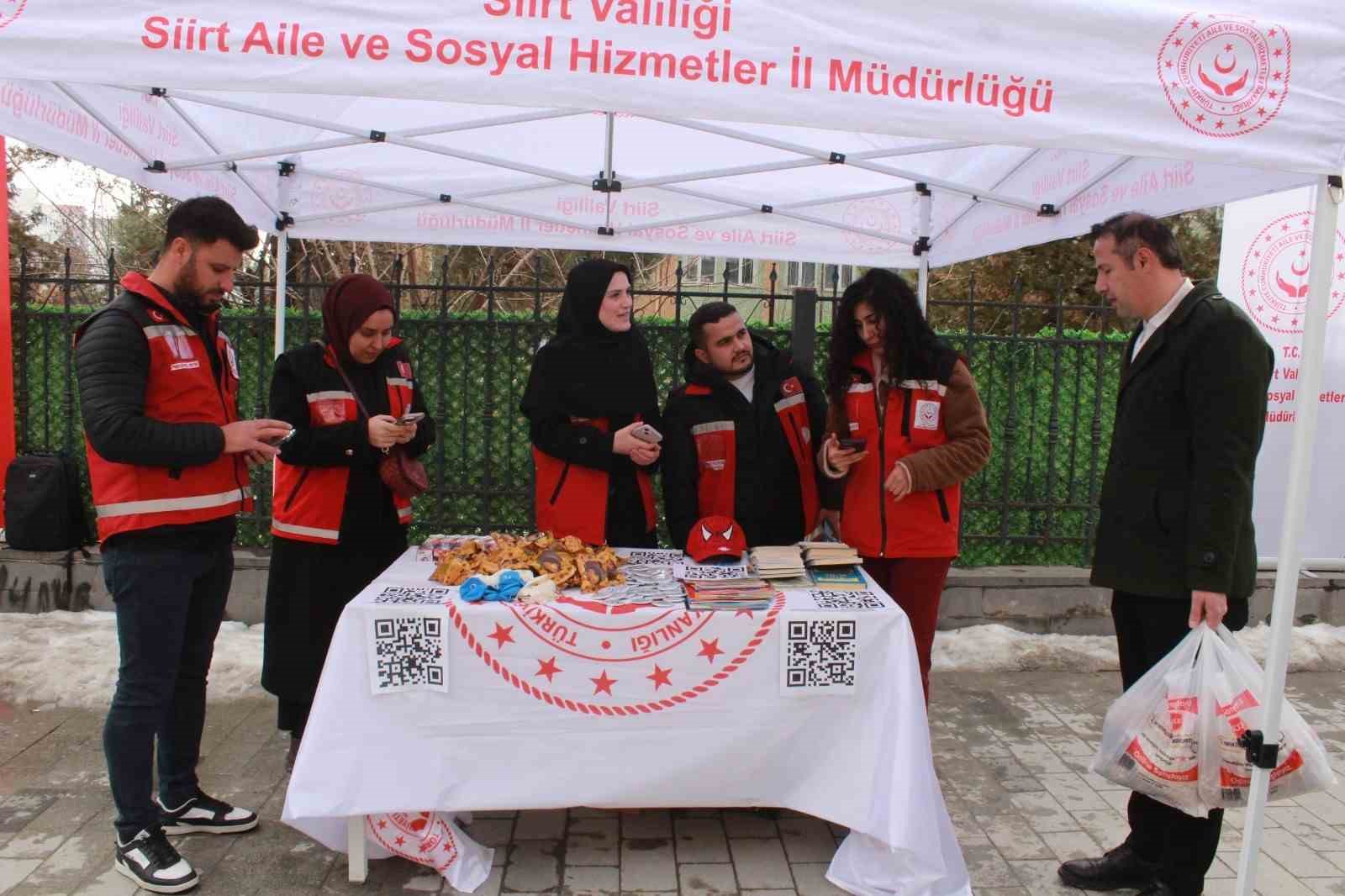 Siirt’te ‘İlk Öğretmenim Ailem’ ve ‘Çocuklar Güvende’ siteleri ve mobil uygulaması anlatıldı
Siirt’te ‘İlk Öğretmenim Ailem’ ve ‘Çocuklar Güvende’ siteleri ve mobil uygulaması anlatıldı