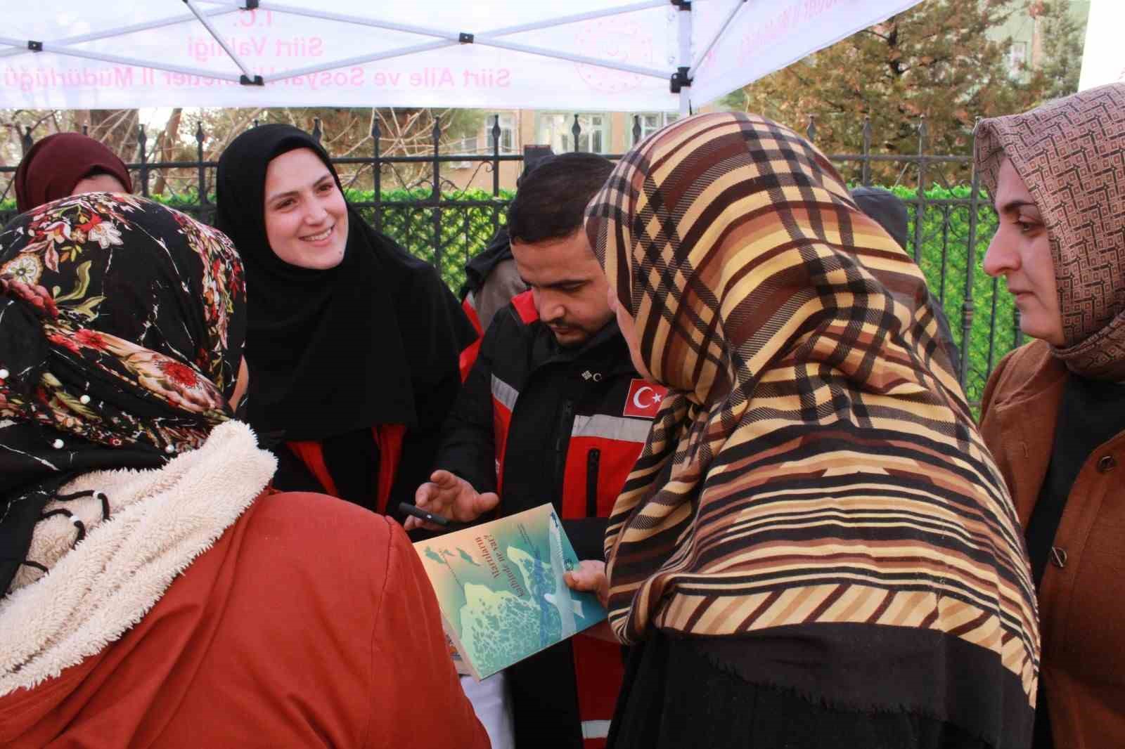 Siirt’te ‘İlk Öğretmenim Ailem’ ve ‘Çocuklar Güvende’ siteleri ve mobil uygulaması anlatıldı
Siirt’te ‘İlk Öğretmenim Ailem’ ve ‘Çocuklar Güvende’ siteleri ve mobil uygulaması anlatıldı