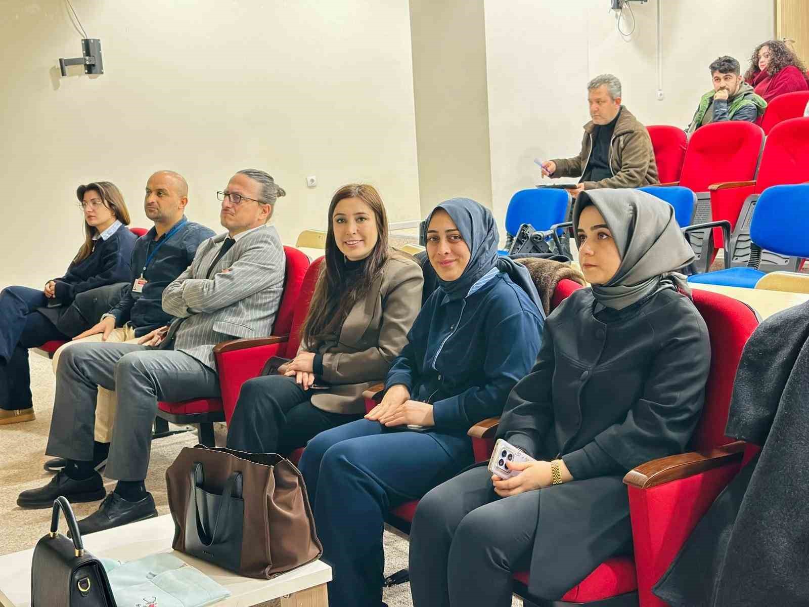 Siirt’te ’Kuduz Riskli Temas Bildirimi ve Profilaksi Uygulamaları’ eğitimi düzenlendi
