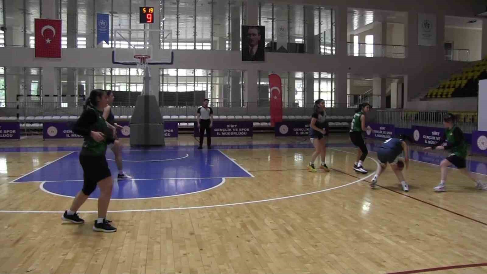 Siirt’te okul sporları 3x3 basketbol heyecanı tamamlandı

