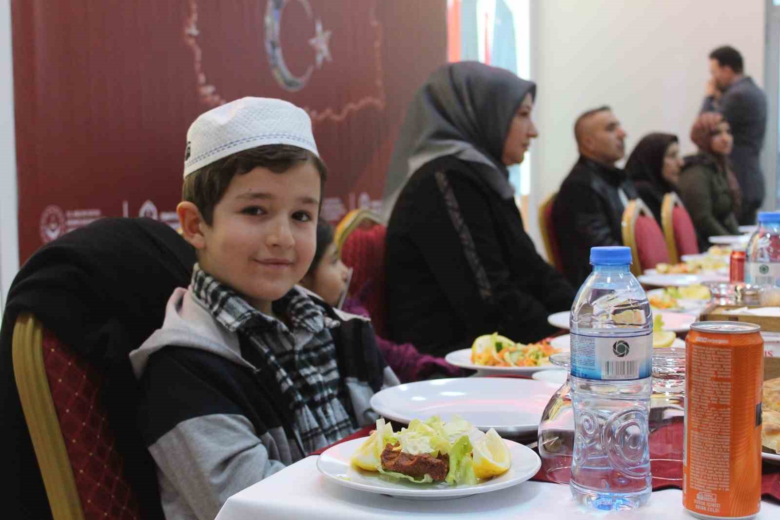 Siirt’te şehit ve gazi aileleri onuruna iftar yemeği verildi
