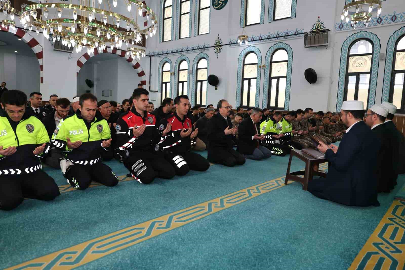 Siirt’te şehitler için mevlit okundu
