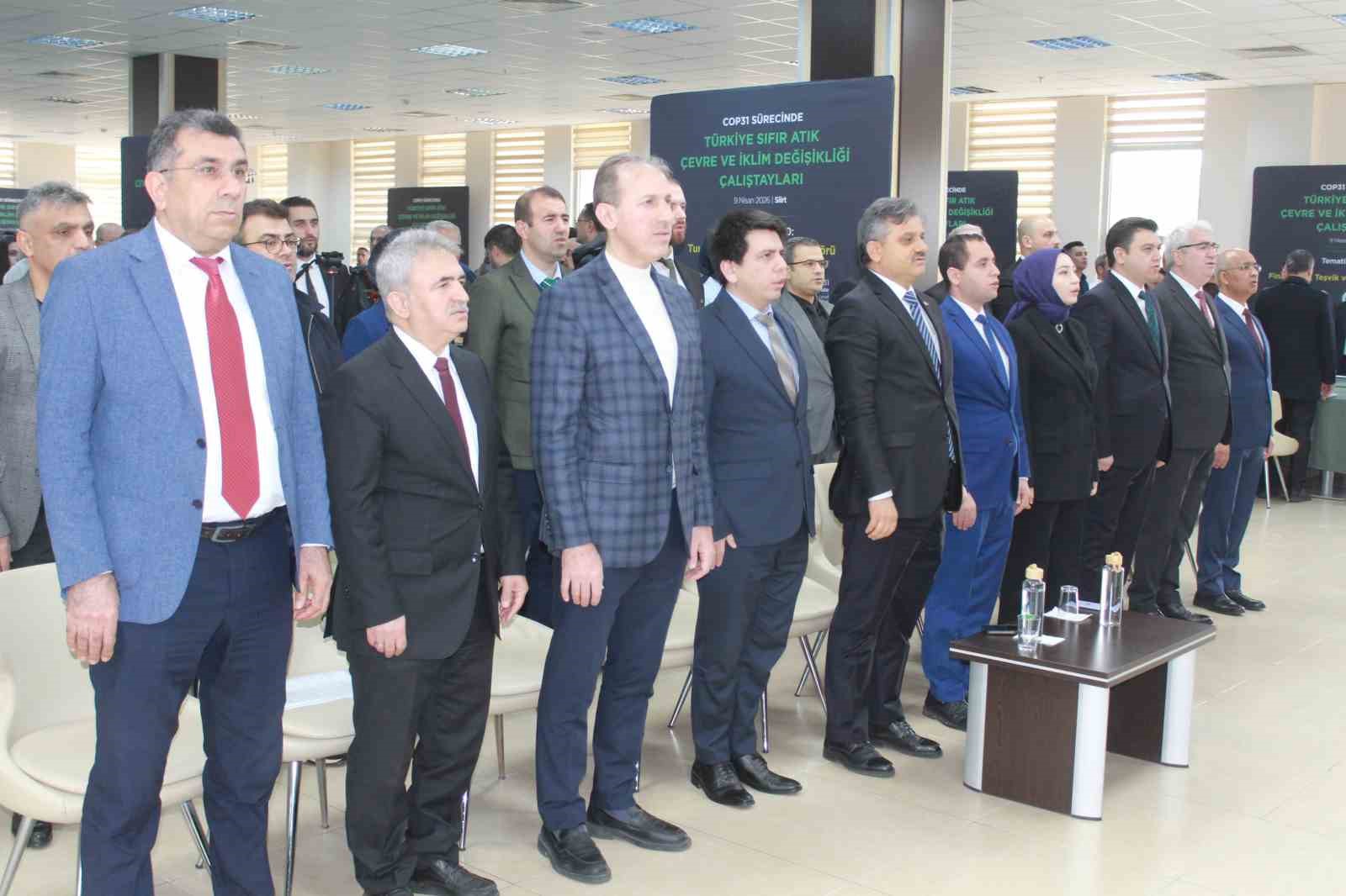 Siirt’te ’Sıfır Atık’ çalıştayı düzenlendi
Siirt’te ’Sıfır Atık’ çalıştayı düzenlendi