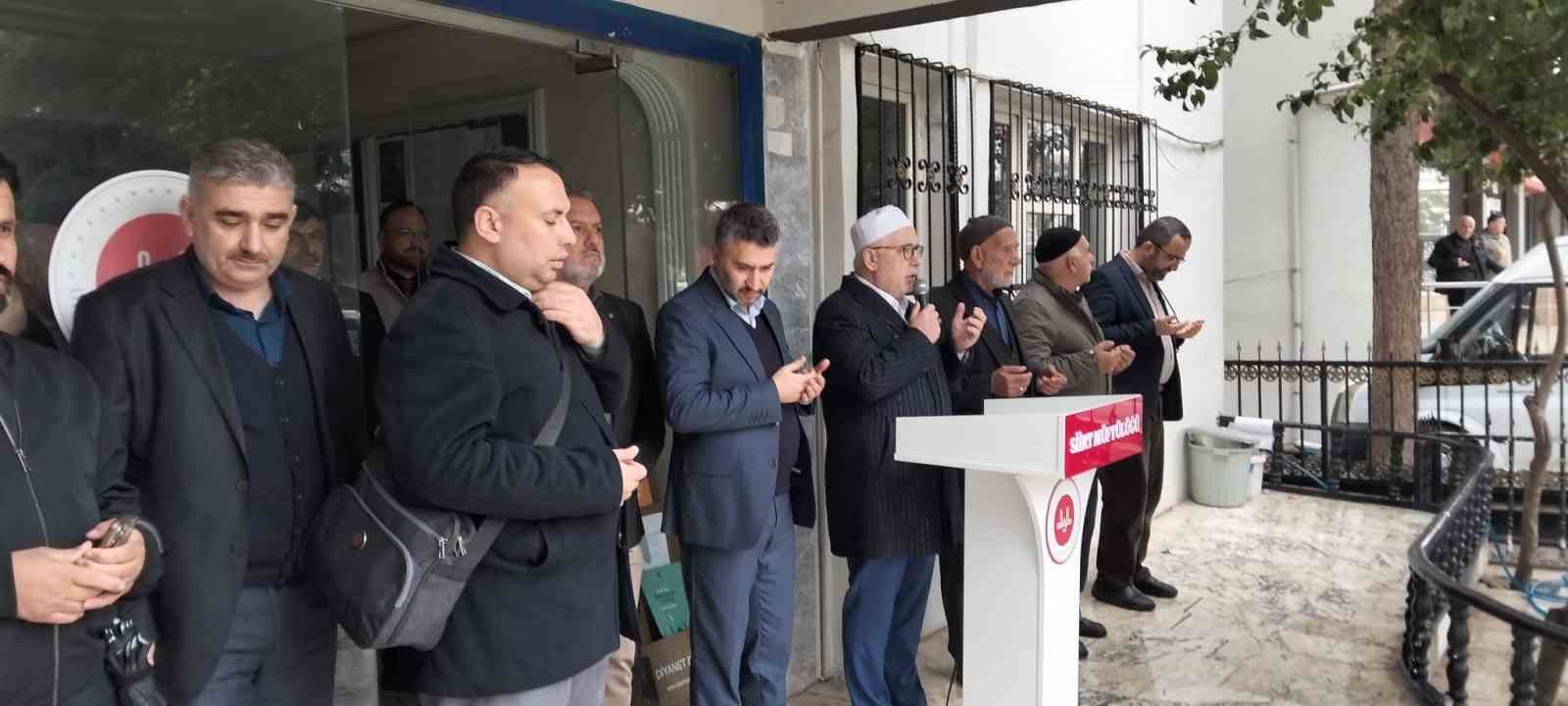 Siirt’te umreciler dualarla uğurlandı
