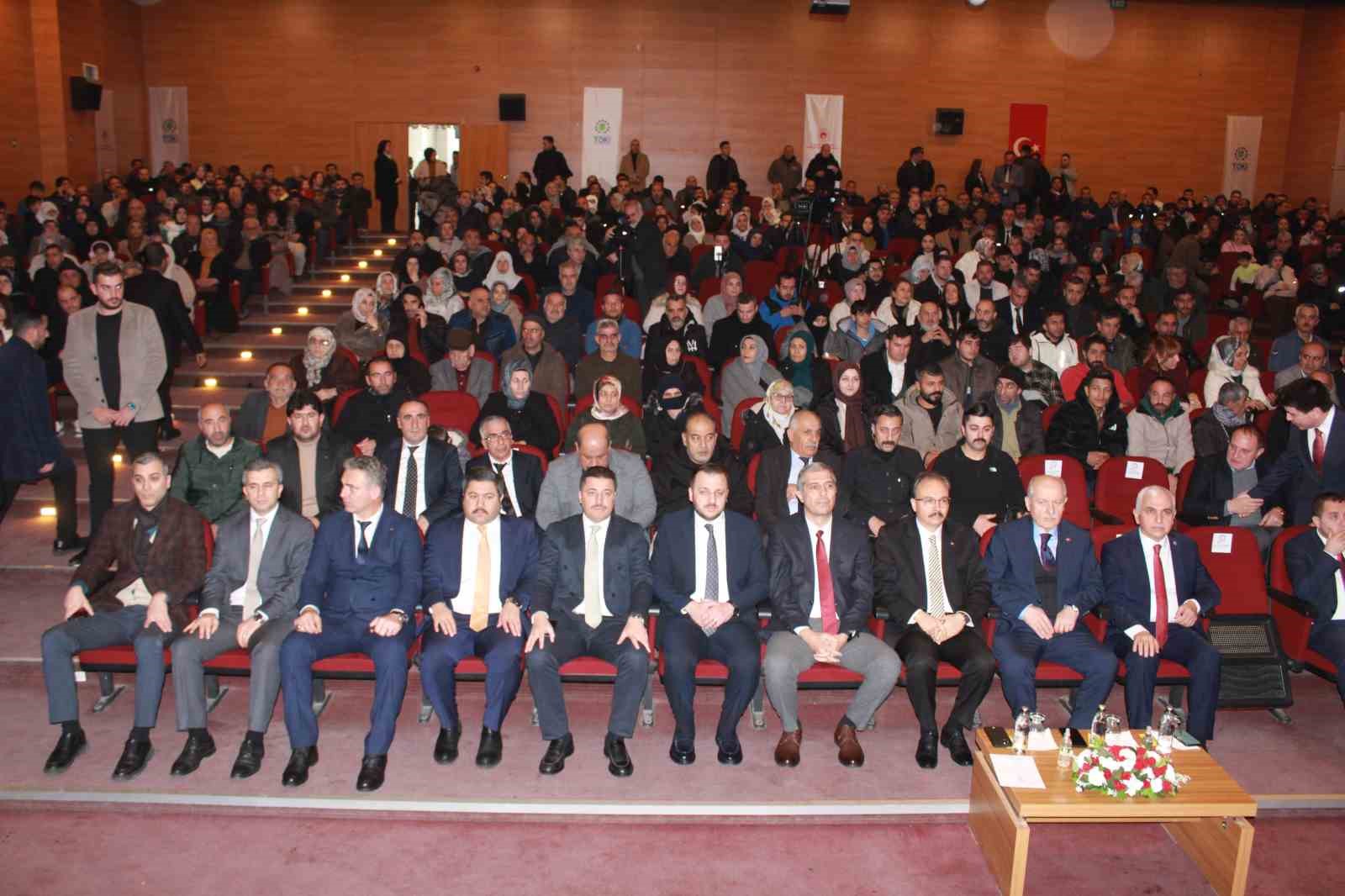 Siirt’te ‘Yüzyılın Konut Projesi’nde bin 627 konutun hak sahibi belirlendi
