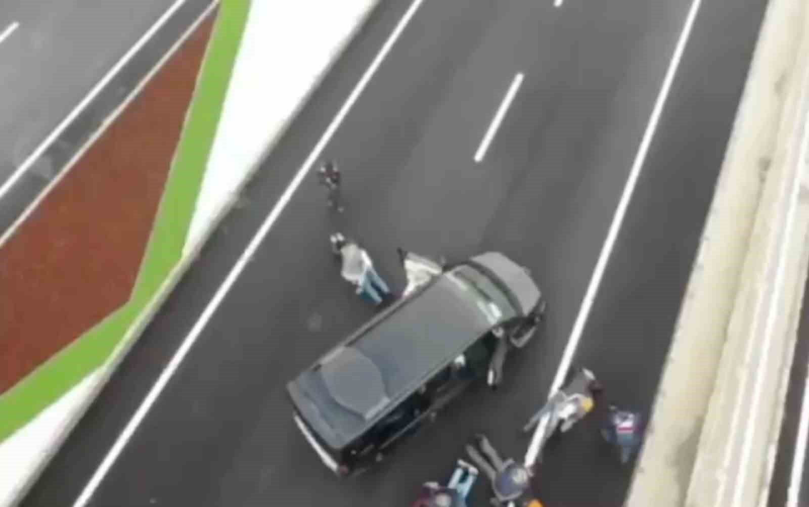 Silahla tehdit edilerek evine girilen kadının ellerini bağlayıp yüz tanıma sistemiyle hesabından 18 bin euro çektiler
