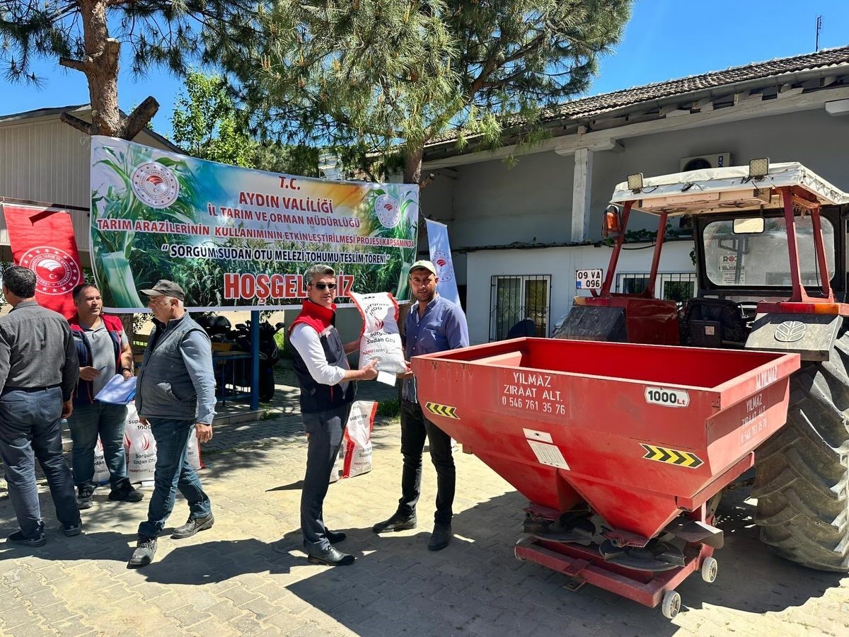 Silajlık mısıra alternatif olan sorgum otu üreticilere dağıtıldı
