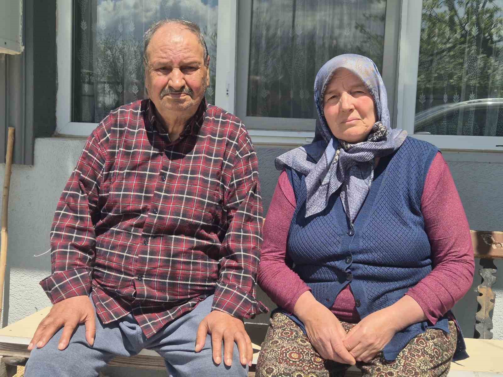 Silivri’de yaşlı çifti "tarlanızı alacağız" diyerek dolandırdılar
