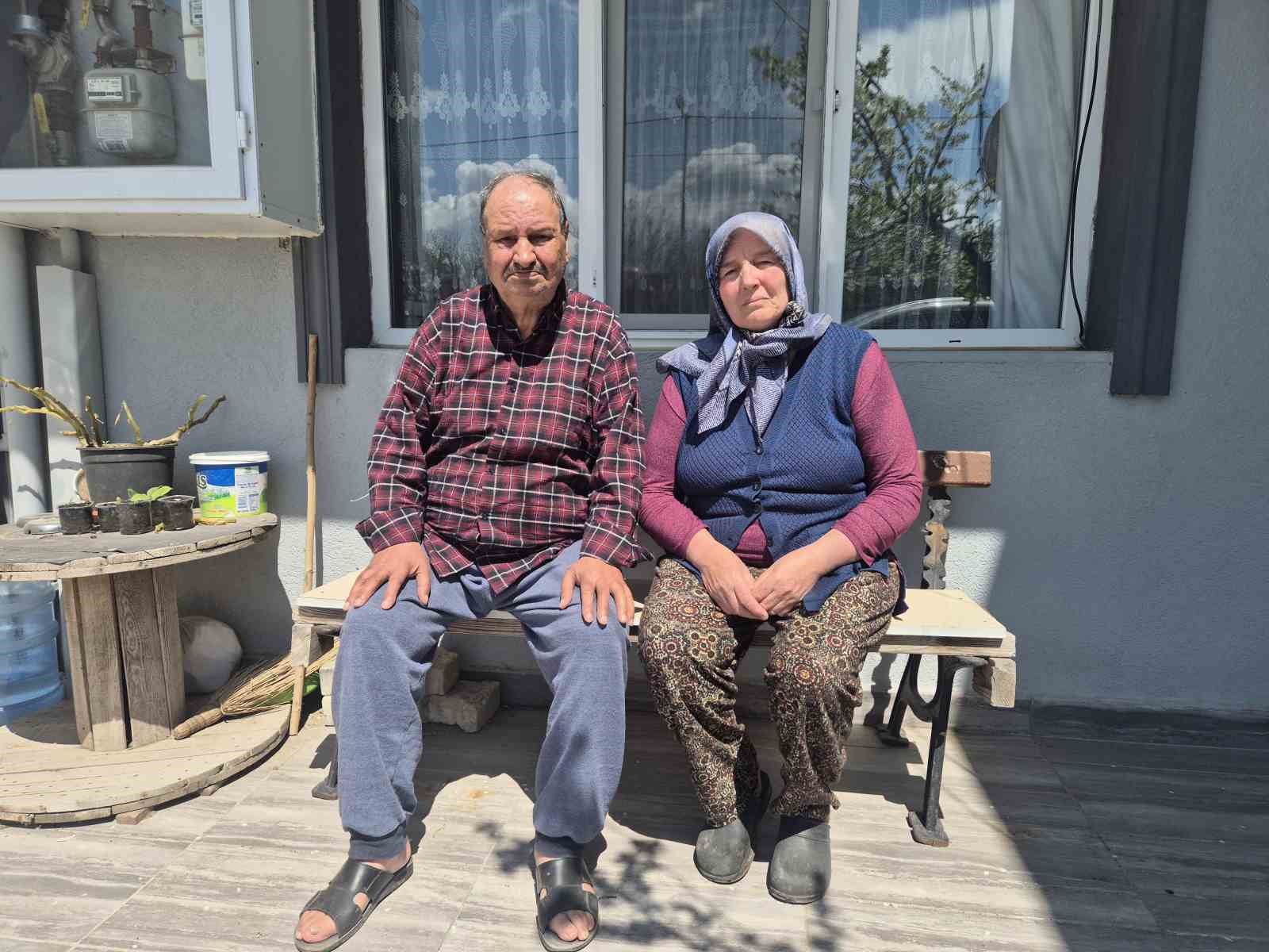 Silivri’de yaşlı çifti "tarlanızı alacağız" diyerek dolandırdılar
