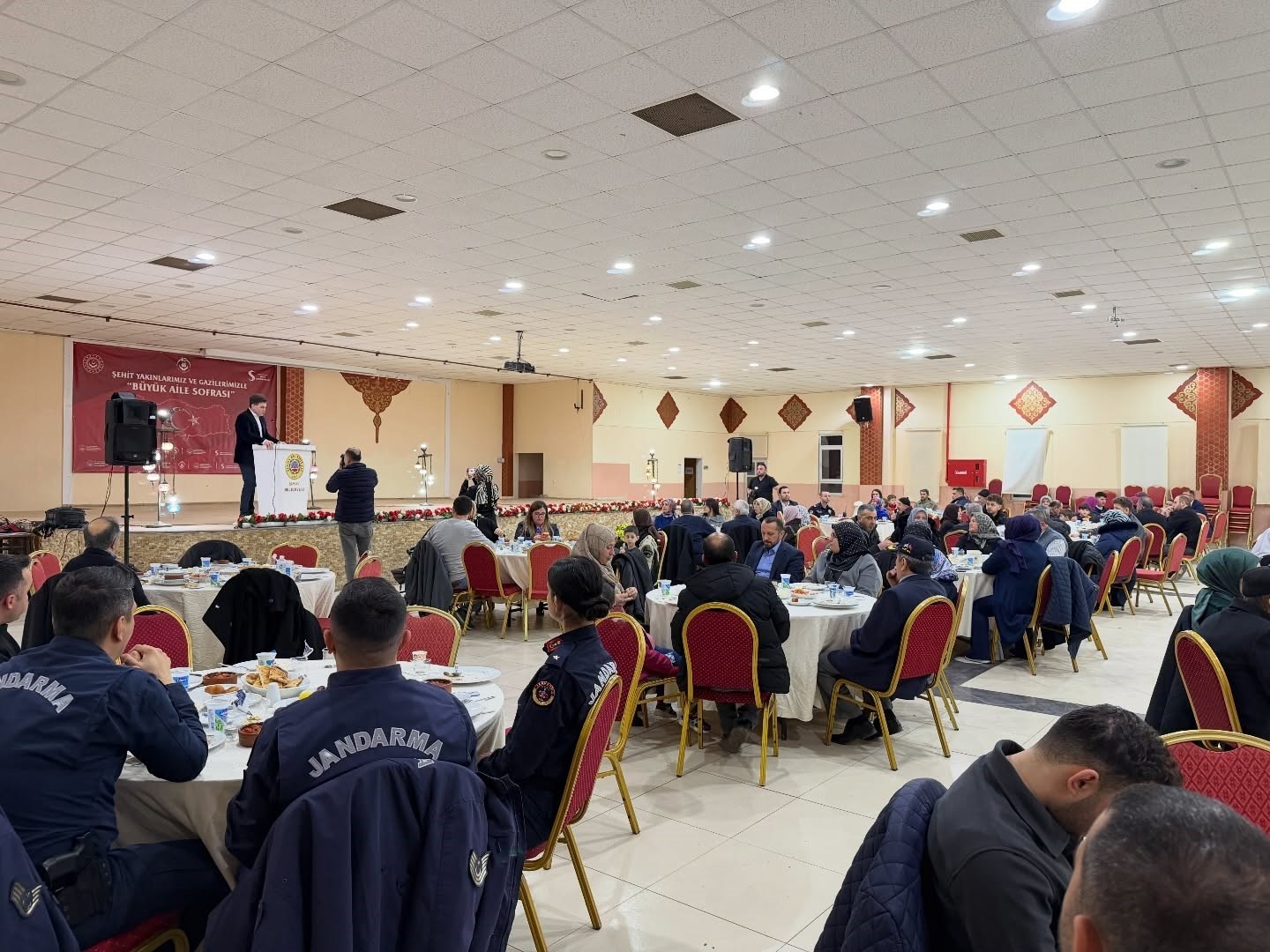 Simav Kaymakamı Karaloğlu, şehit yakınları ve gazilerle iftarda buluştu
