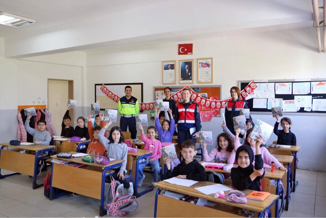 Simav’da öğrencilere trafik eğitimi
