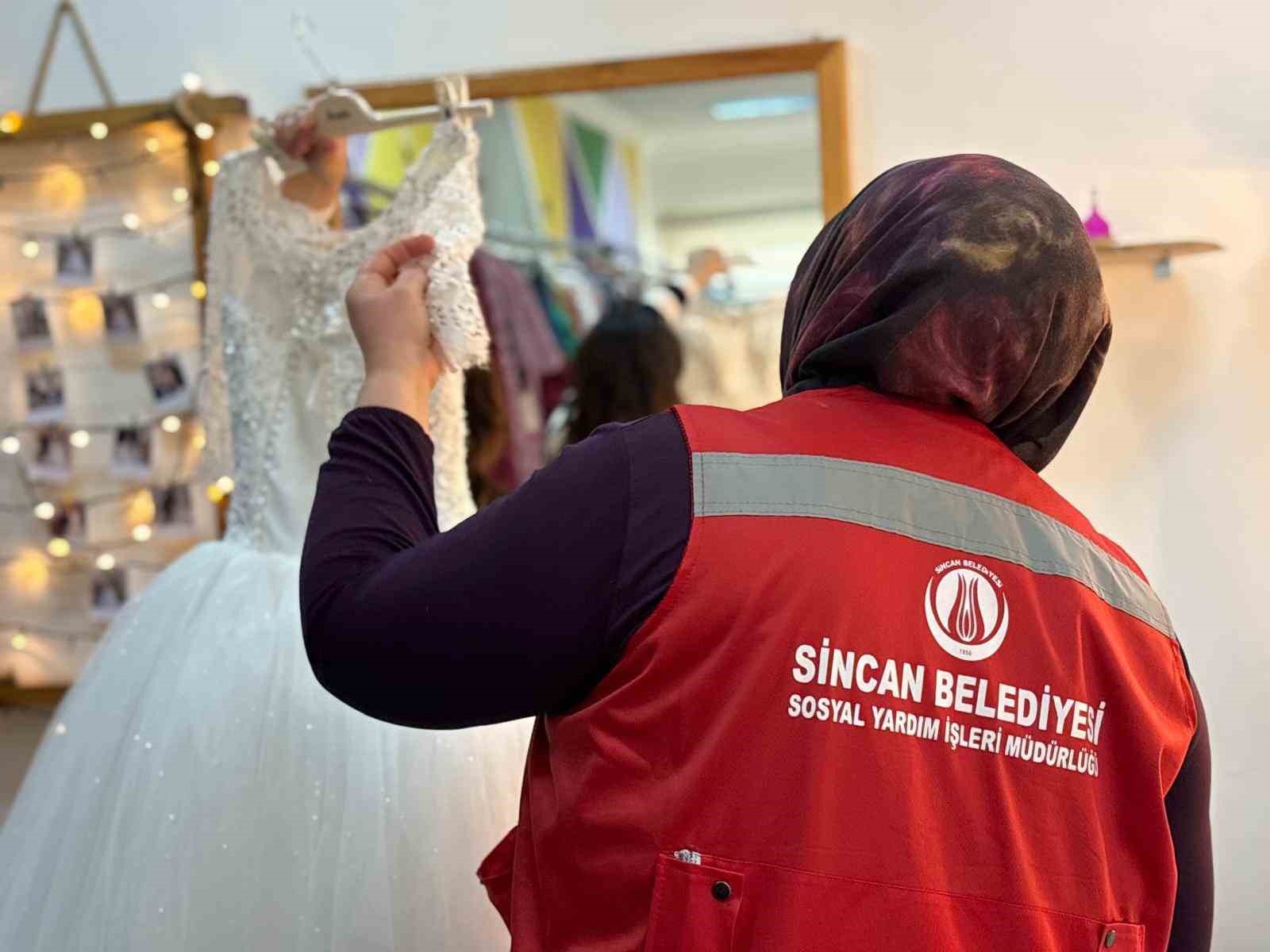 Sincan Belediyesi’nden ihtiyaç sahibi çiftlere gelinlik desteği
Sincan Belediyesi’nden ihtiyaç sahibi çiftlere gelinlik desteği