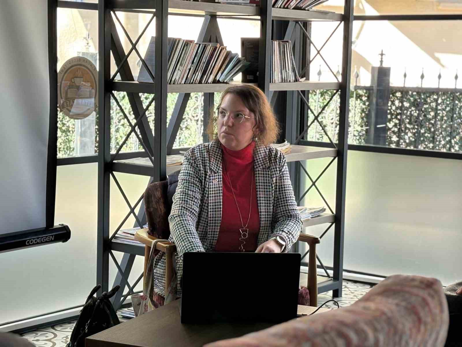 Sincan Kitap Kafe’de siber zorbalıkla mücadele yolları konuşuldu
