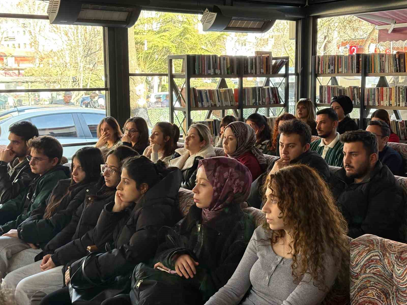 Sincan Kitap Kafe’de siber zorbalıkla mücadele yolları konuşuldu
