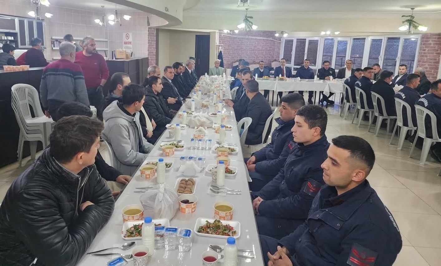 Sincik’te şehit aileleri ve gaziler onuruna iftar programı düzenlendi

