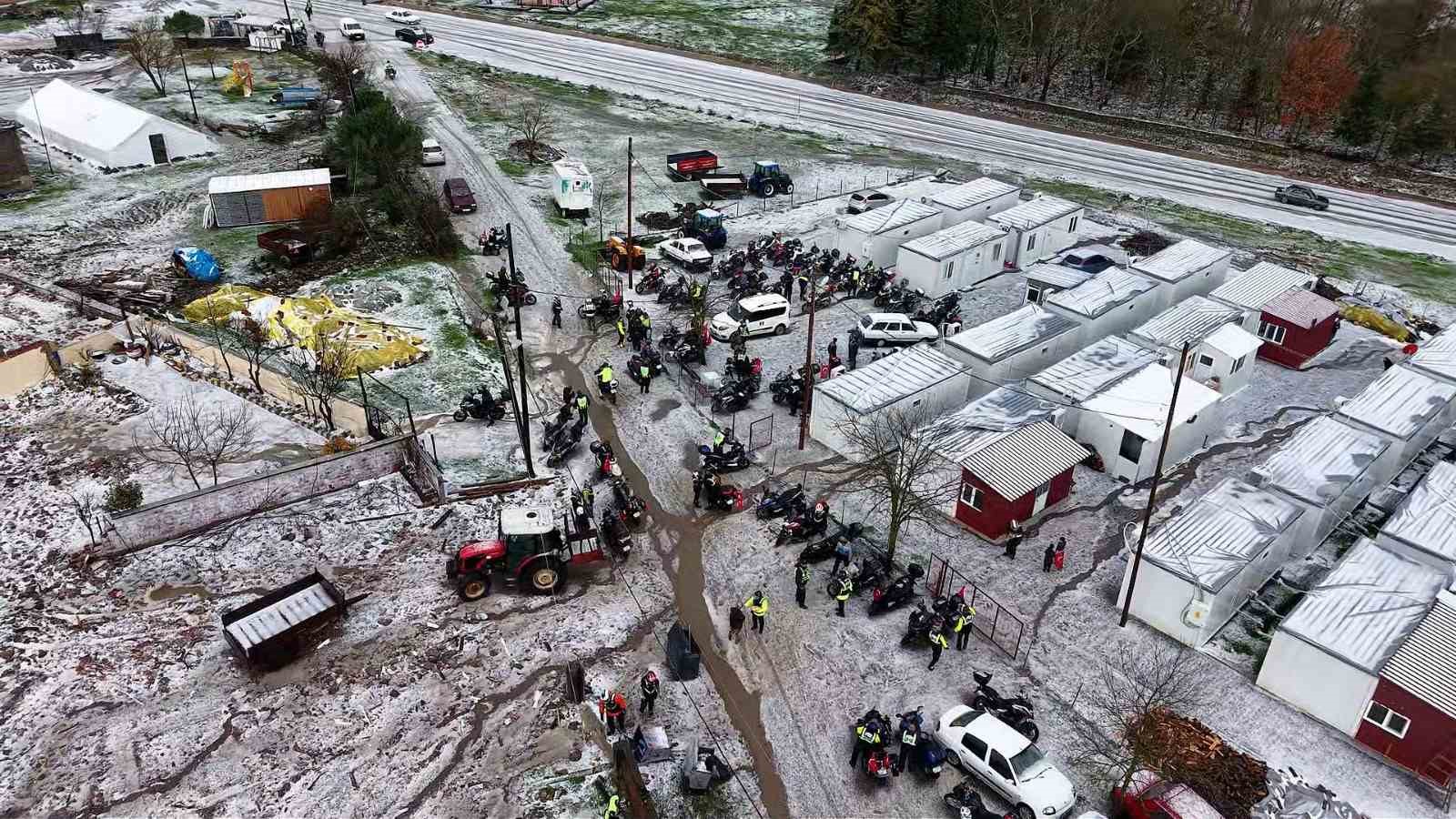Sındırgı’da depremzedelere motorcu morali

