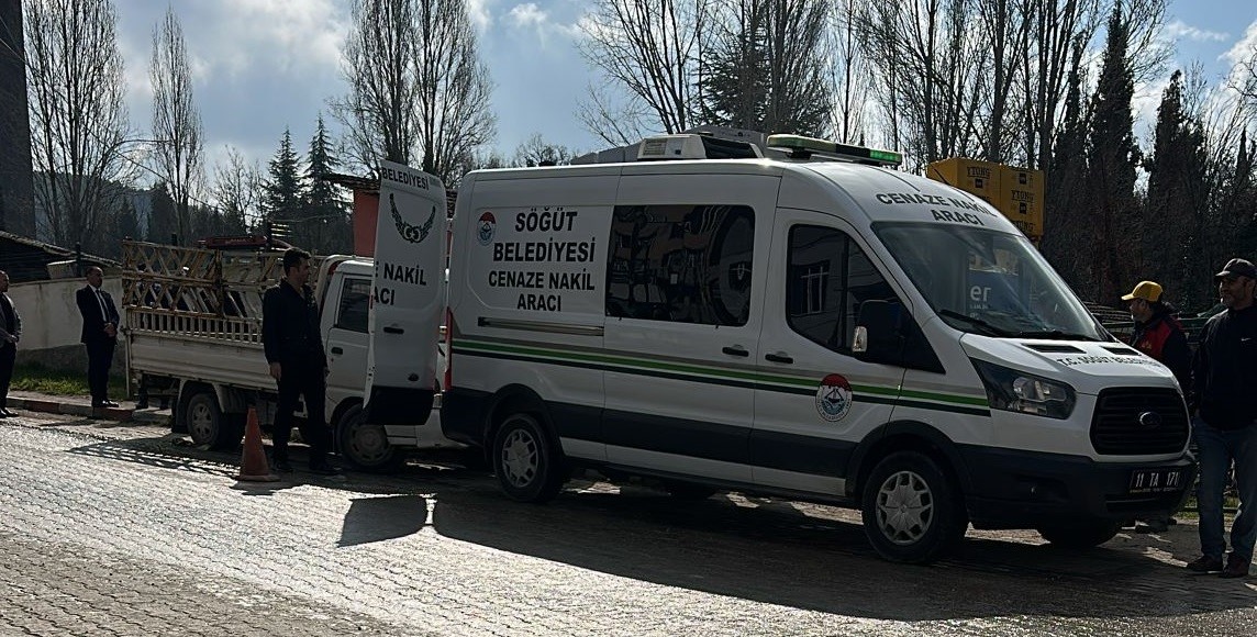 Sınıf öğretmeni arabasında ölü bulundu
