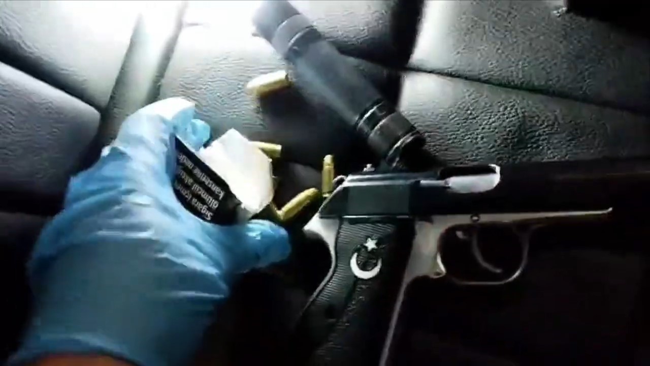 Sınırda kaçakçılık operasyonu: Minibüste silah ve mühimmat ele geçirildi
