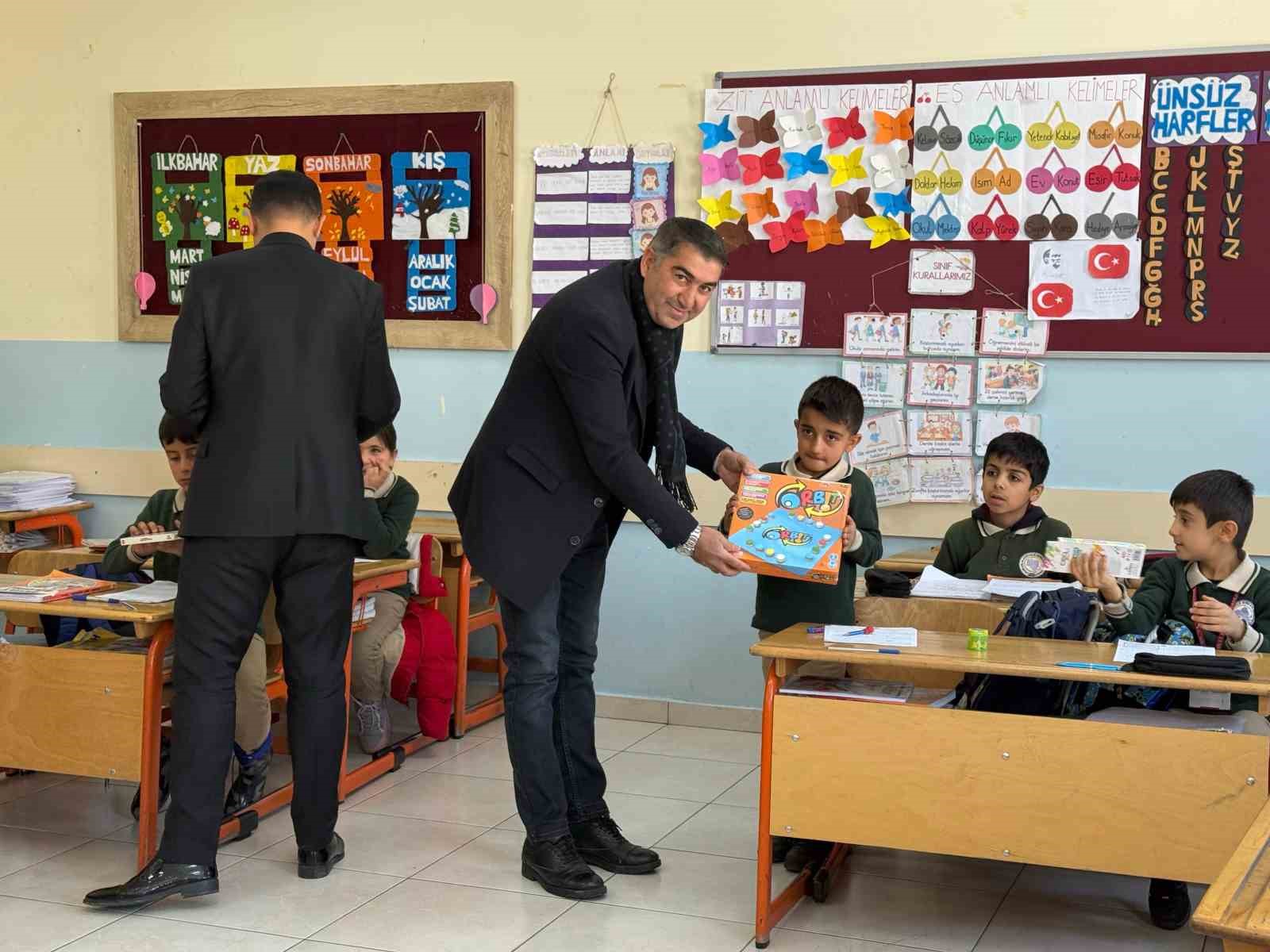 Sınırdaki öğrencilere "akıl ve zeka oyunları" desteği
