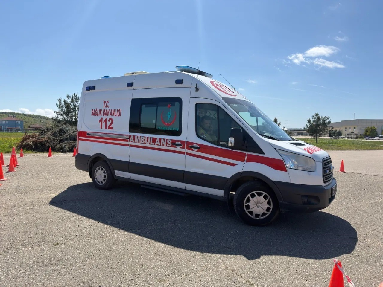 Sinop’ta ambulans sürücülerine havalimanında eğitim
