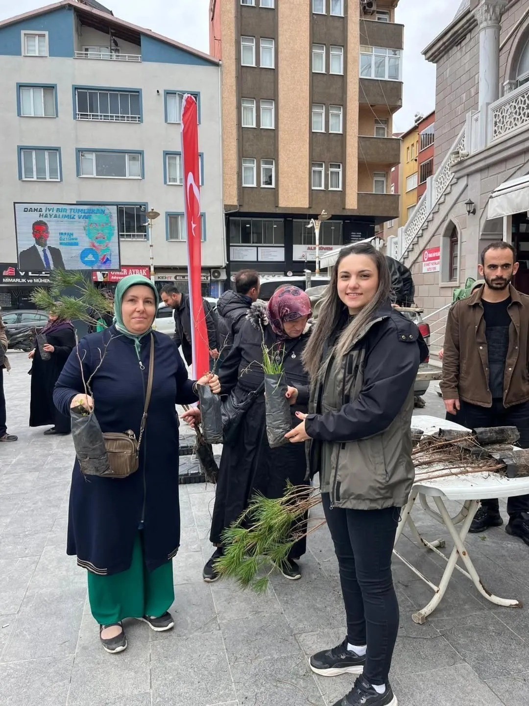 Sinop’ta binlerce fidan toprakla buluşuyor
