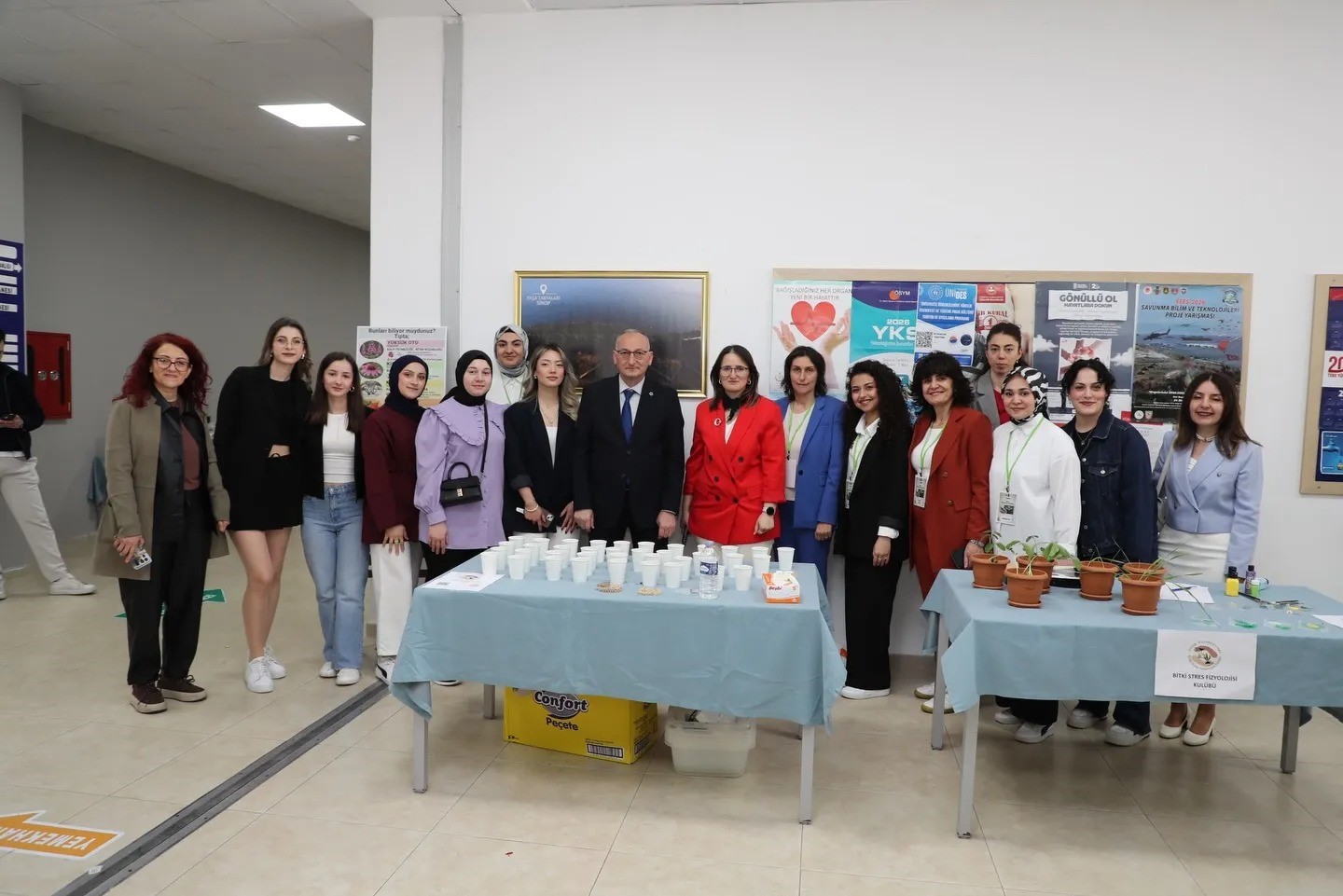 Sinop’ta bitkilerin dünyası tuvale taşındı
