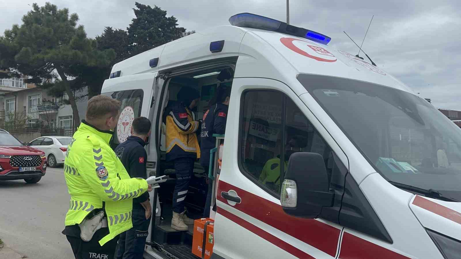 Sinop’ta devrilen elektrikli motosikletin sürücüsü yaralandı
