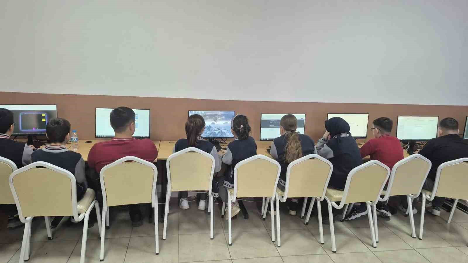 Sinop’ta gençler teknolojiyle üretiyor
Sinop’ta gençler teknolojiyle üretiyor