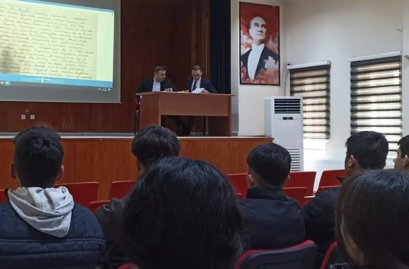 Sinop’ta gençlere dijital dolandırıcılık semineri
