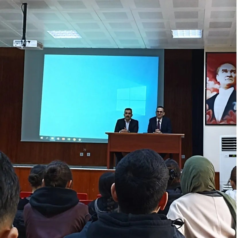Sinop’ta gençlere dijital dolandırıcılık semineri
